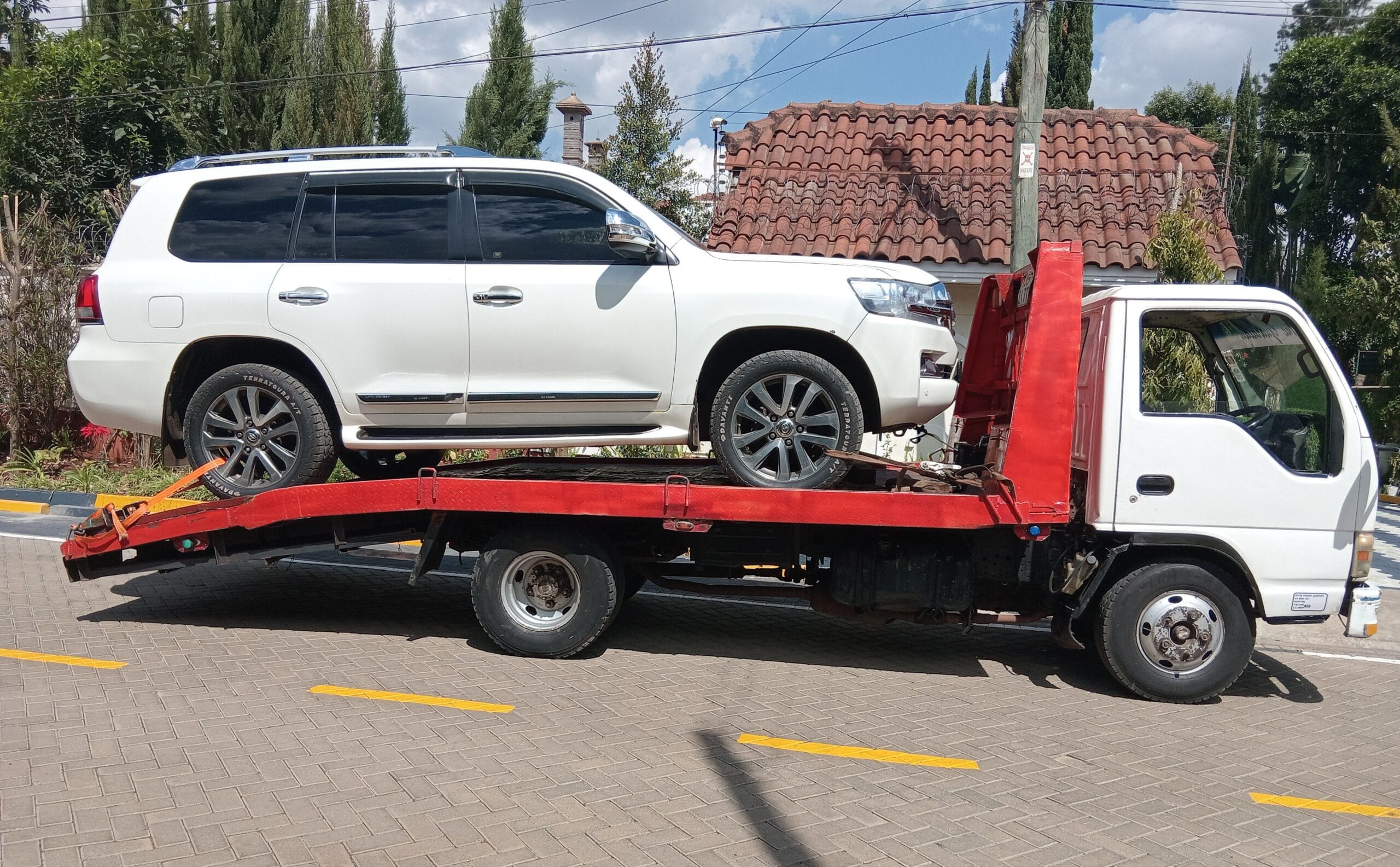 affordable towing and breakdown services in nairobi Kenya 